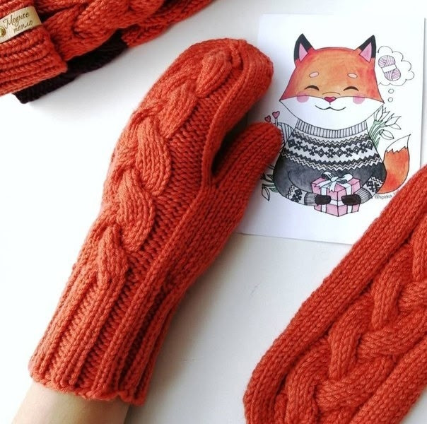 Варежки с косой, вяжем спицами