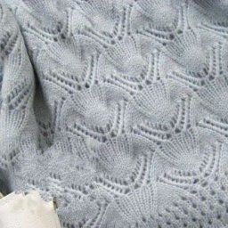 Необычный узор спицами