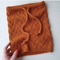 Снуд спицами узором Зигзаг