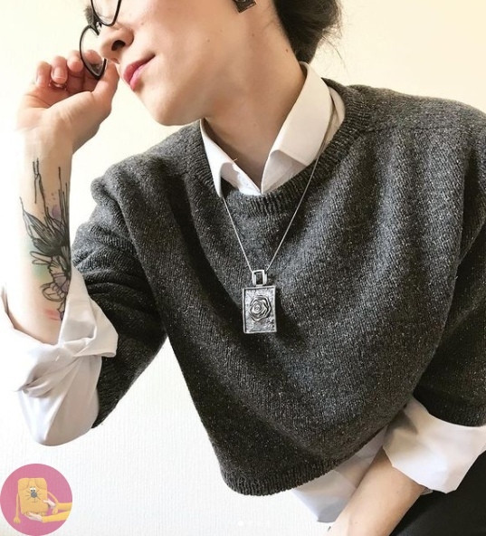 Укорочeнный свитep спицами