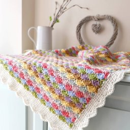 Вяжем плед крючком