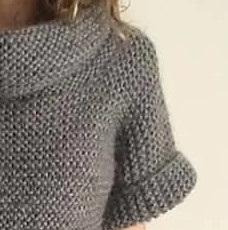 Серая безрукавка, связанная спицами