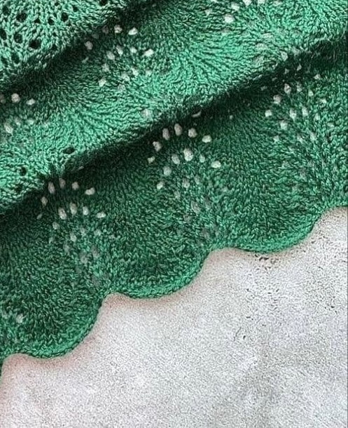 Зеленый палантин спицами