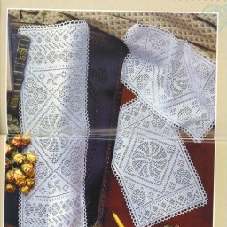 Нежная салфетка в филейной технике