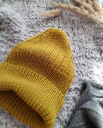 Двухсторонняя шапка спицами