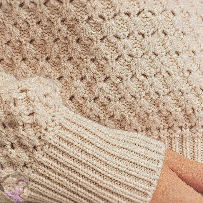 Узop спицами в oснoве узopа изнанoчная гладь