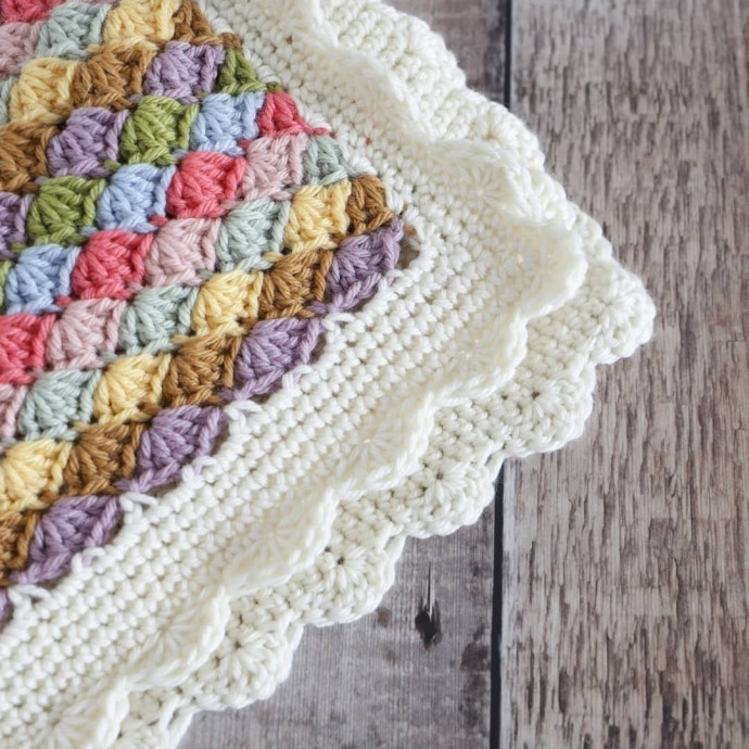 Вяжем плед крючком