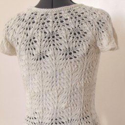 Нежная блузка, вязаная спицами