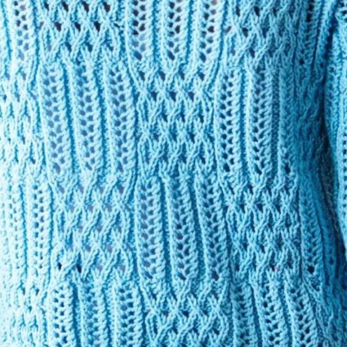 Голубой пуловер спицами