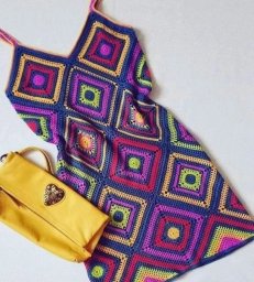 Платье из мотивов крючком — ручная работа как искусство