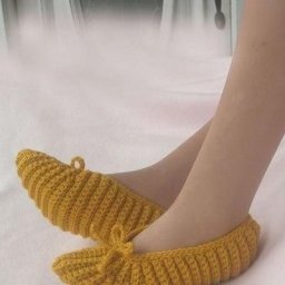 Вяжем симпатичные носочки-следочки