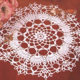 Невероятно нежная салфетка крючком