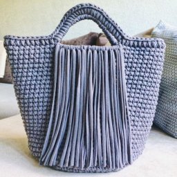 Удобная сумочка крючком