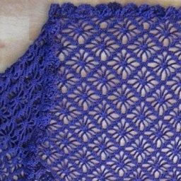 Интересная шаль с красивым узором