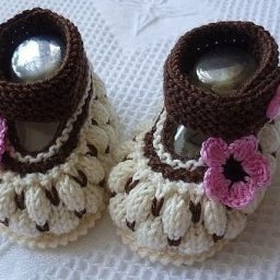 Милые ягодные пинетки