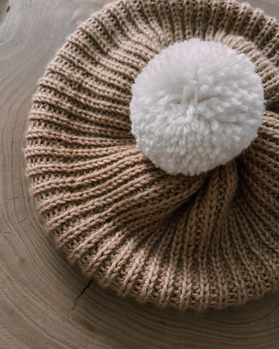 Краткое описание на берет английской резинкой