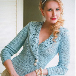 Голубой жакетик с кружевным шалевым воротником