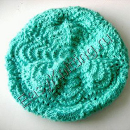 ​Берет спицами узором «Павлиний хвост"