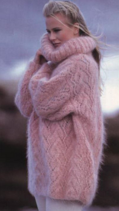 Объемный свитер спицами