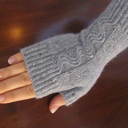 Серые митенки для холодной погоды