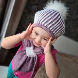 Берет спицами в технике «бриошь»