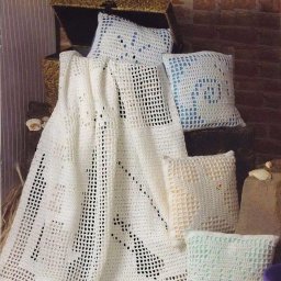 Подушки и пледик в филейной технике