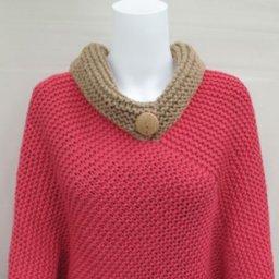 Простое пончо, связанное спицами