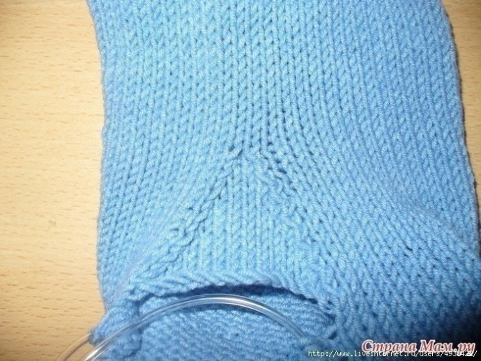 Бесшовные штанишки спицами