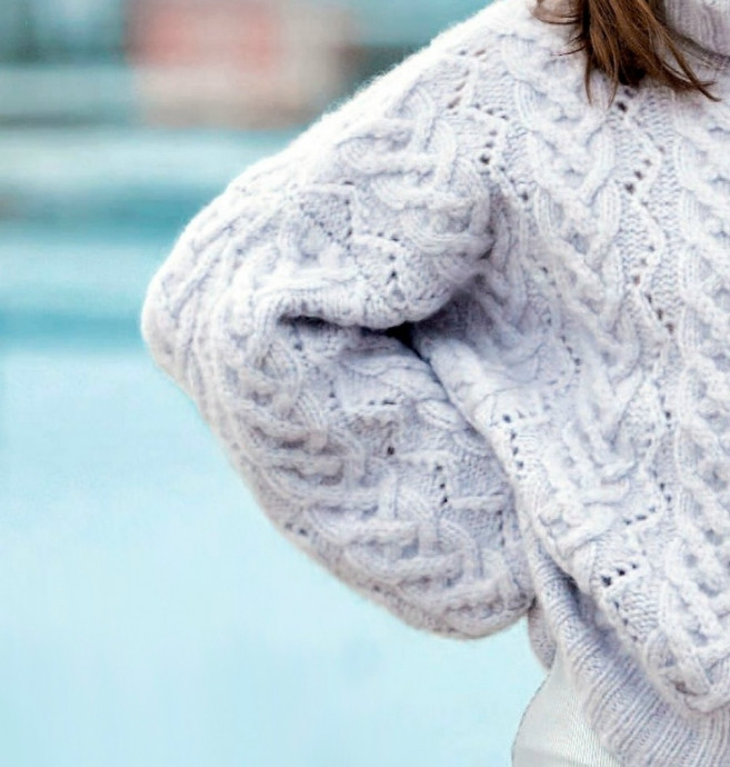 Свитер спицами