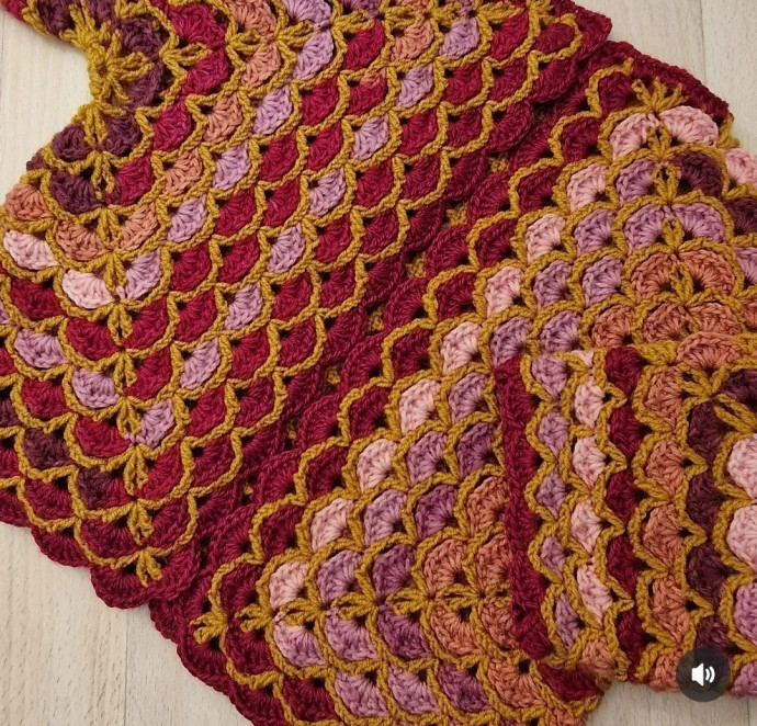 Кардиган из двух шестиугольников для мамы и дочки