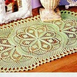 Нежная ажурная салфетка, связанная крючком