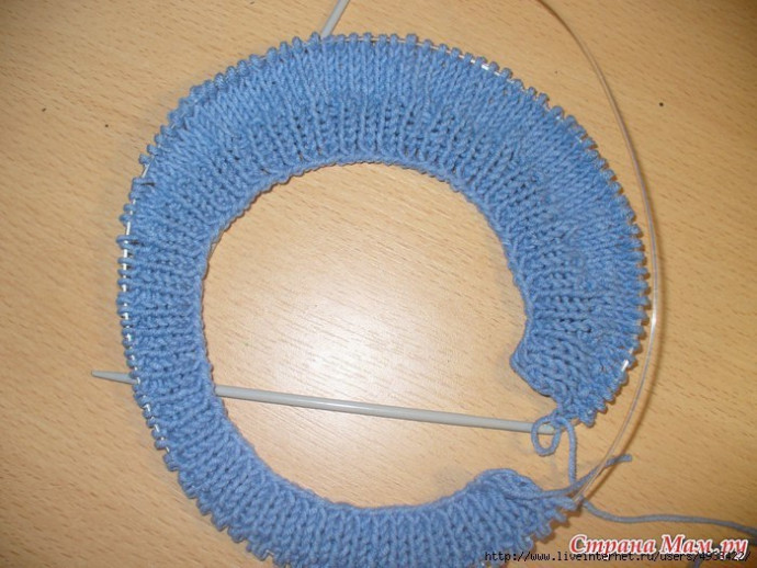 Бесшовные штанишки для малыша, вяжем спицами