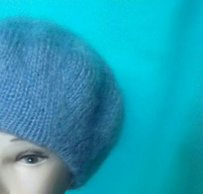 Теплый берет из мохера спицами