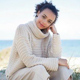 Укороченный свитер спицами «Boxy» с воротником гольф