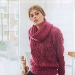 Тёплый пуловер, связанный спицами