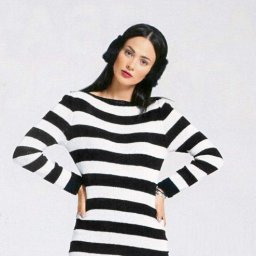 Стильное черно-белое платье