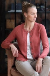 Жакет спицами с рукавом реглан от горловины