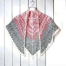 Шаль с характером: белый, чёрный и красный