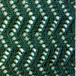 Интересный ажурный узор спицами