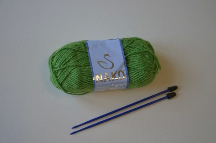 Зеленые следки спицами из пряжи Nako Зеленые следки спицами из пряжи Nako