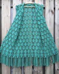 Накидка, связанная крючком