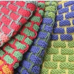 Интересный узор спицами