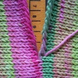 Незаметное соединение вязаных деталей