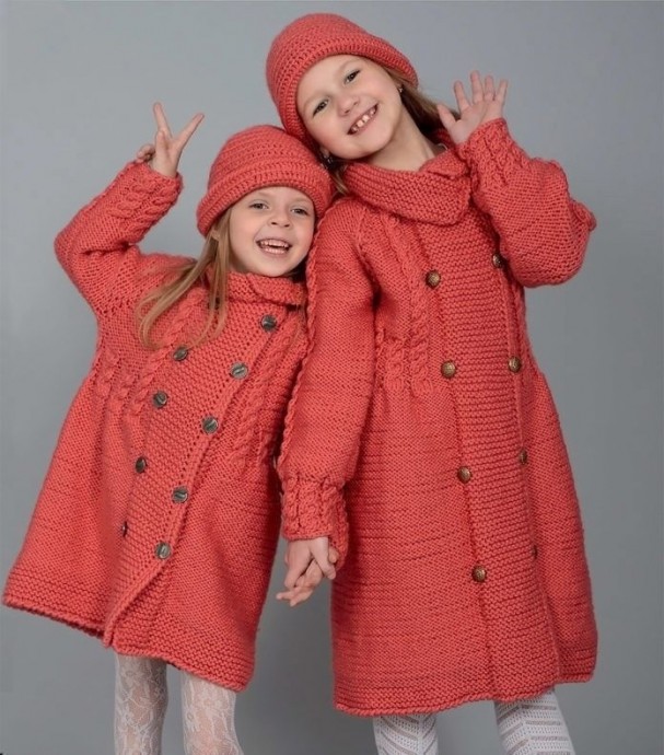 Детское пальто спицами и панама крючком для девочек 6-8 лет