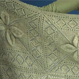 Нежный палантин из цветочных мотивов