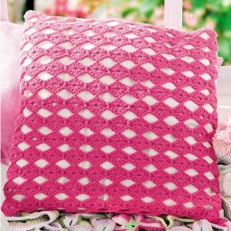 Розовый ажурный чехольчик на подушку