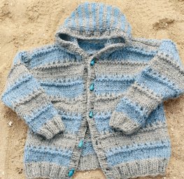 Кофта с цветными полосками