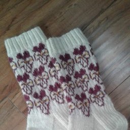 Уютные носки спицами