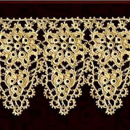 Королевская кайма, связанная крючком