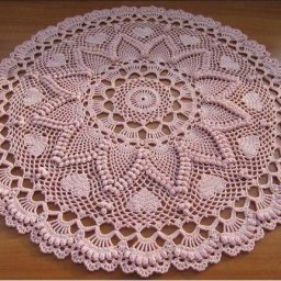 Нежный коврик с объемным узором